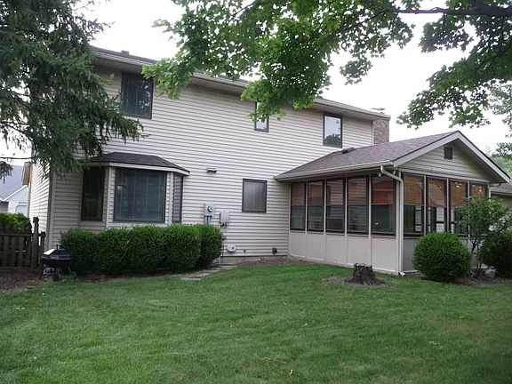 3rd image of 1506 Benham Dr