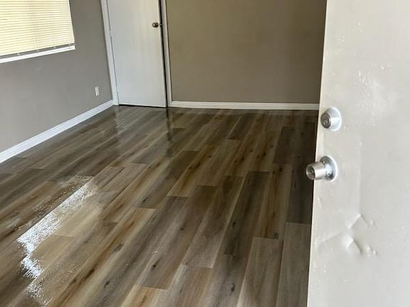 2nd image of 604 W Washington Ave