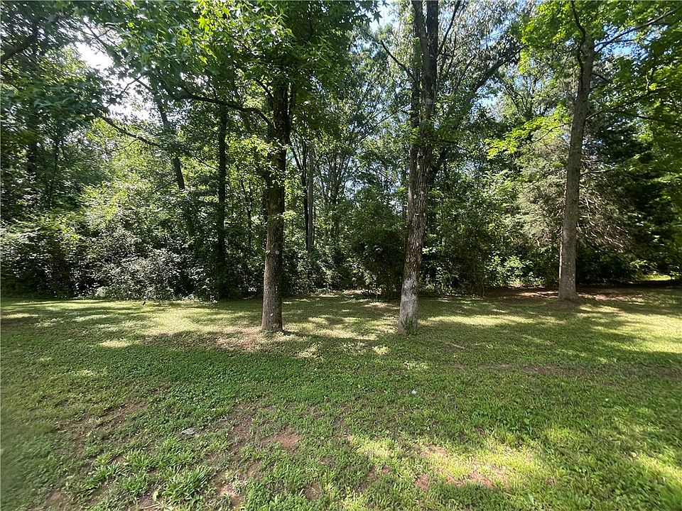 1st image of 750 Fairview Farm Cir