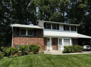 9824 Limoges Dr, Fairfax, VA 22032