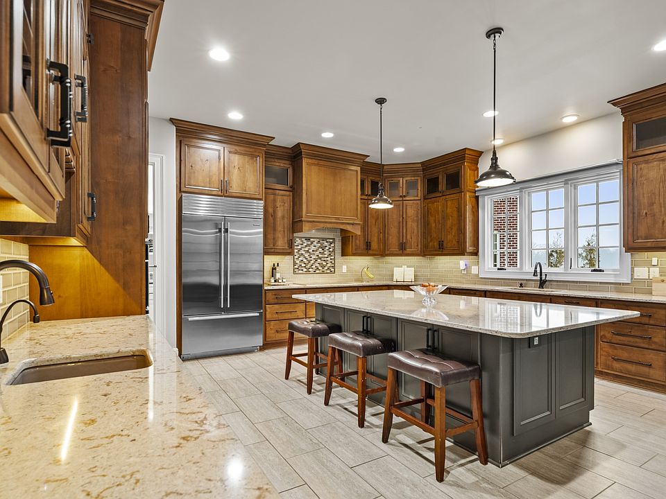 46th image of 555 Williams Rd
