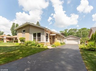 106 W Sunset Rd, Mount Prospect, IL 60056