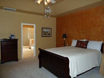 4th image of 18 Wildwood Dr