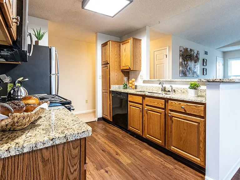 Windsong Place Apartments — Photo 126