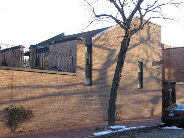 130 Spruce St APT 9C, Philadelphia, PA 19106