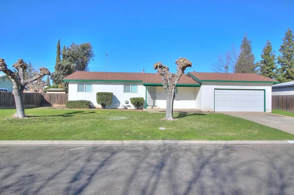 1709 Colin Ln photo 1