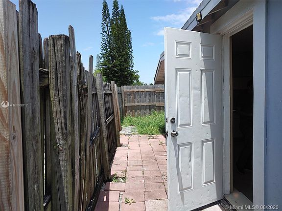 3rd image of 2124 Scott St #2124