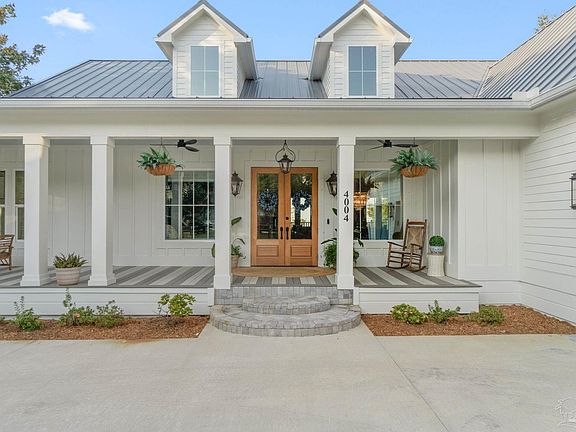 3rd image of 4004 Sandy Bluff Dr W
