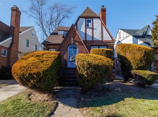 43 Evergreen Ave, Lynbrook, NY 11563