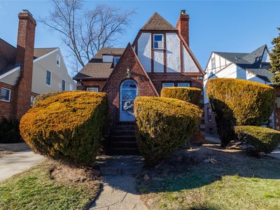 43 Evergreen Avenue, Lynbrook, NY, 11563