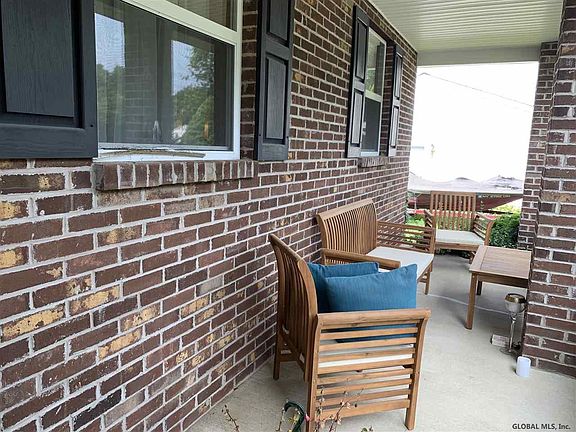 3rd image of 69 Baker Dr