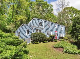 92 Nottingham Rd, Bedford Hills, NY 10507