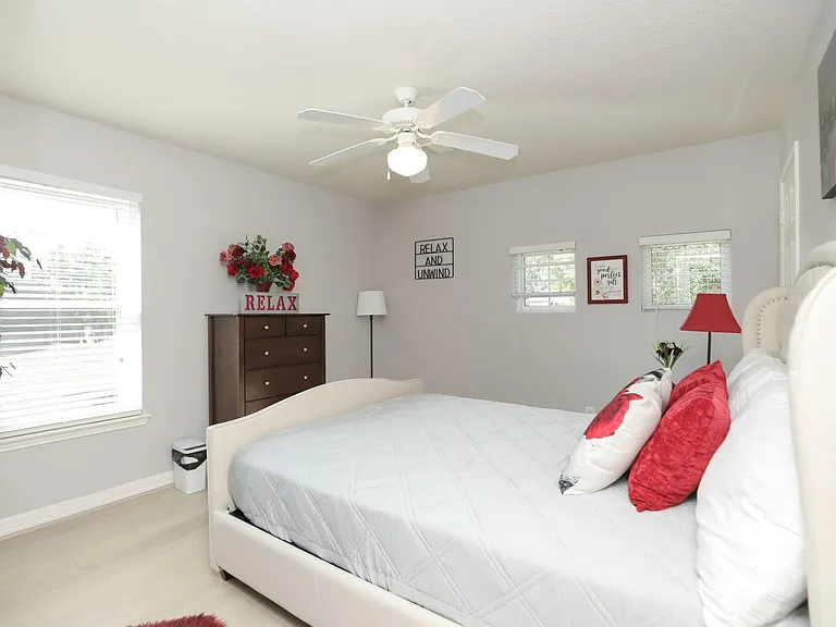 8410 Brighton Lake Ln — Photo 32