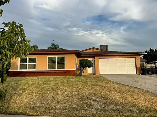 1260 N 10th St Photo 1