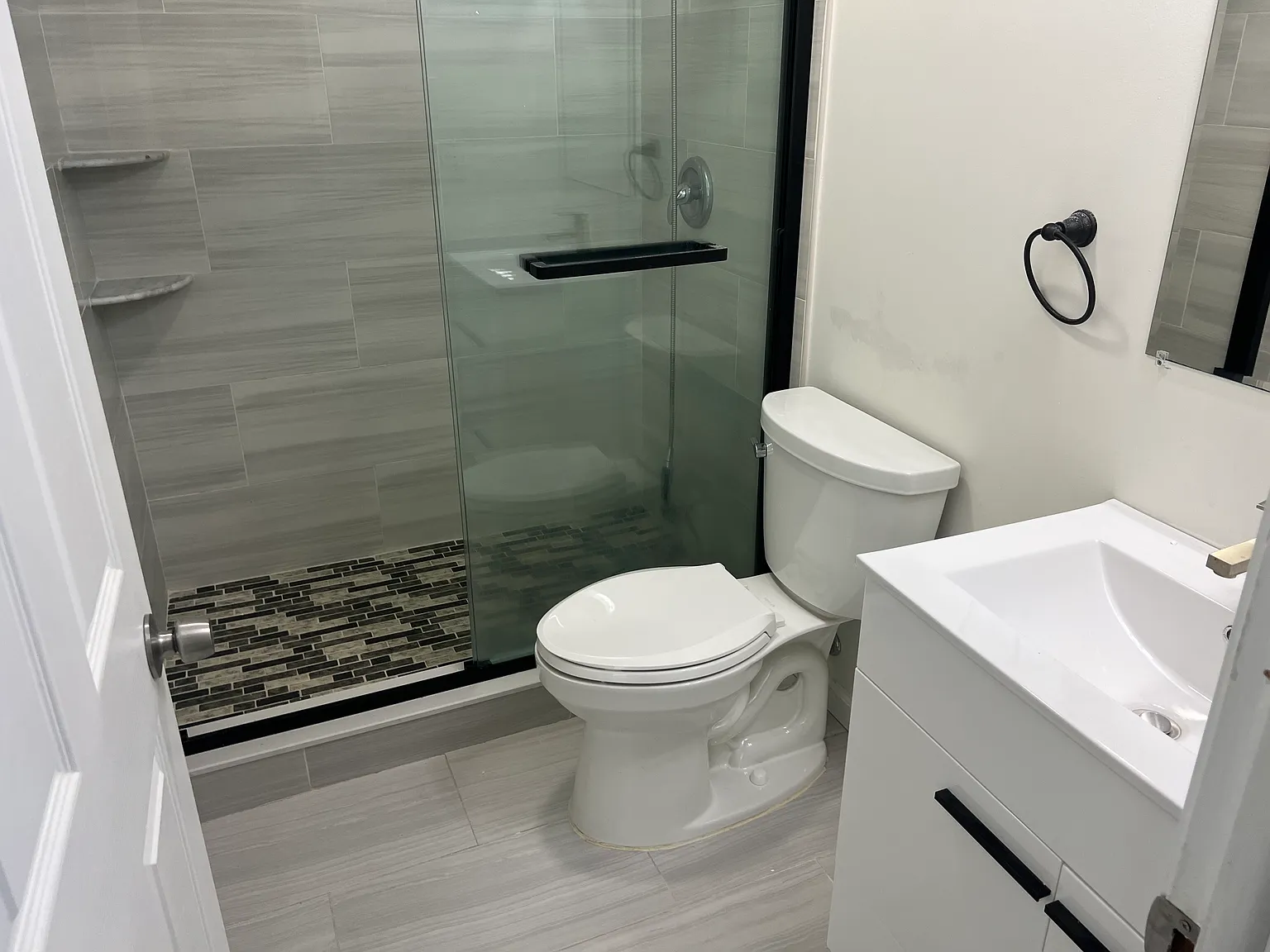 4 bed, 1826 sqft, $3,800 — Photo 4