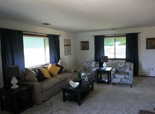 322 Rosewood Dr, Redding, CA 96003