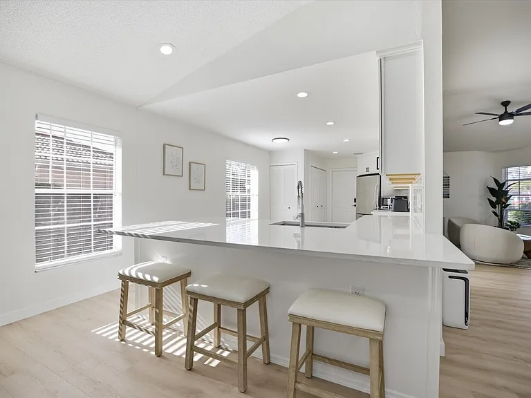 5829 Fairwoods Cir — Photo 26