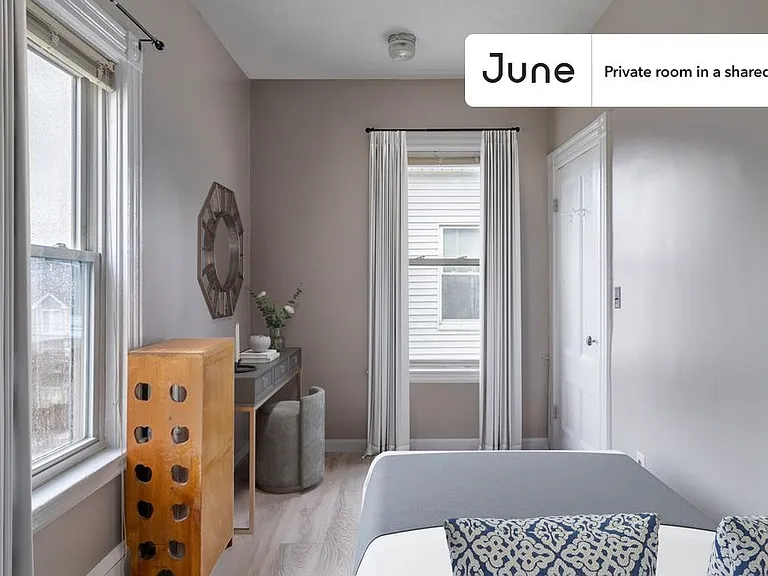 106 Beacon St #E — Photo 1