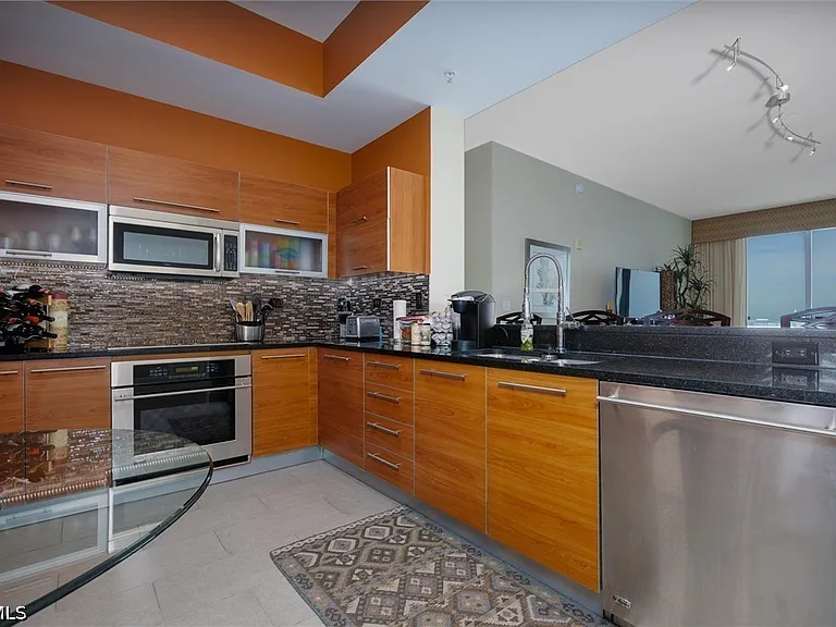 3000 Oasis Grand Blvd #LPH1 — Photo 12