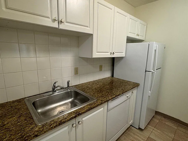 377 Highland Ave #2 — Photo 6