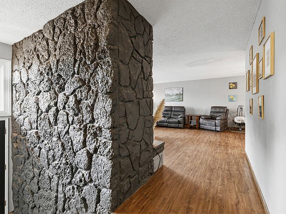 5th image of 6716 Amber Ave