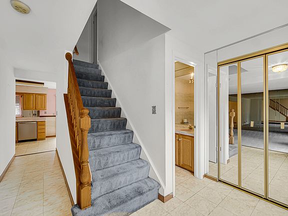 2nd image of 160 Chatham Ln