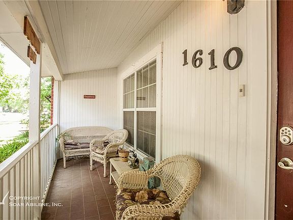 5th image of 1610 Ballinger St