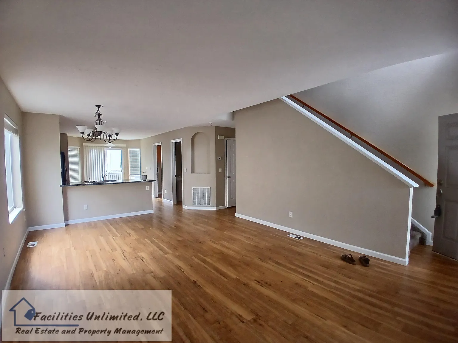3 bed, 2.5 bath, 2069 sqft, $2,495 — Photo 3
