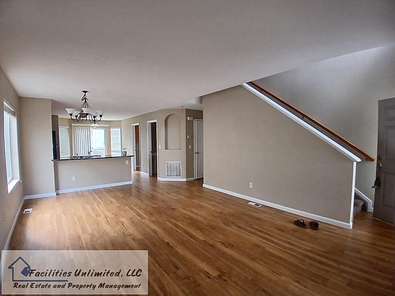 3rd image of 1815 Falcon Ridge Dr