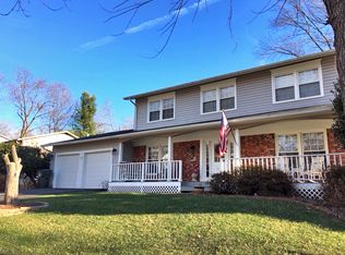 9115 Rockefeller Ln, Springfield, VA 22153