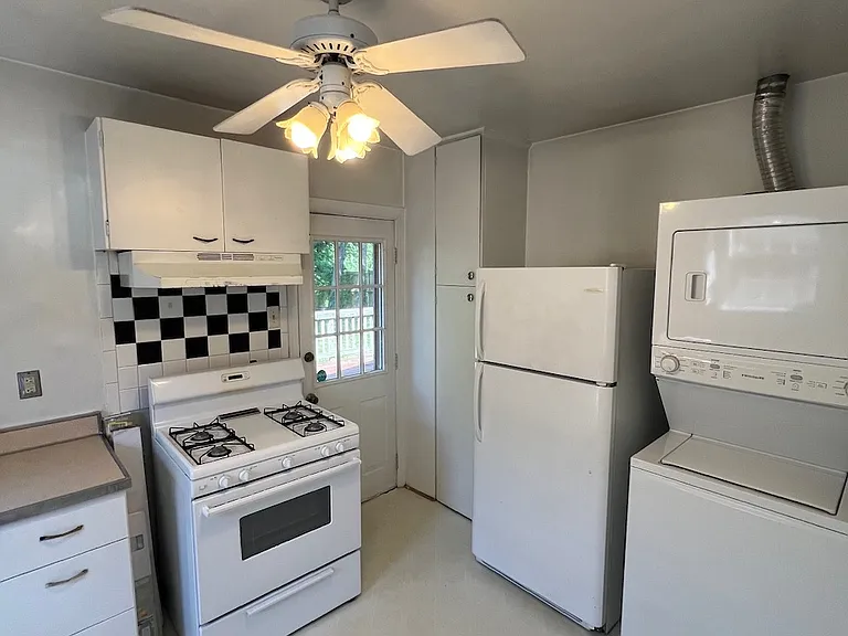 2241 N Harrison St — Photo 9