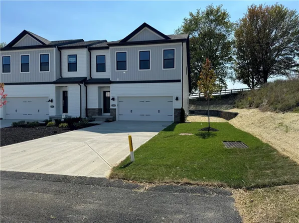 200 Hanover Ln, Houston, PA 15342