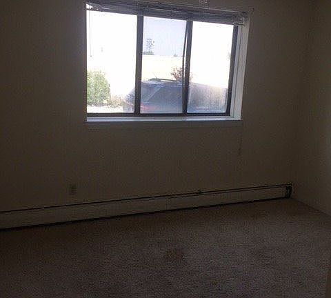 4th image of 600 S Gillette Ave APT 1