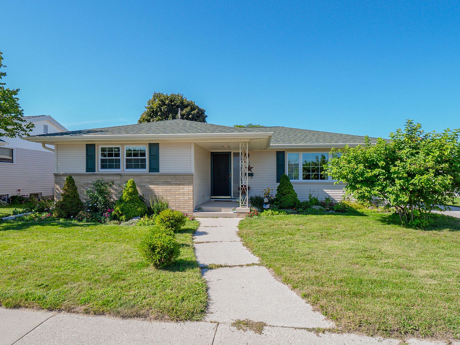 1242 Wilson Ave, Sheboygan, WI 53081 Zillow