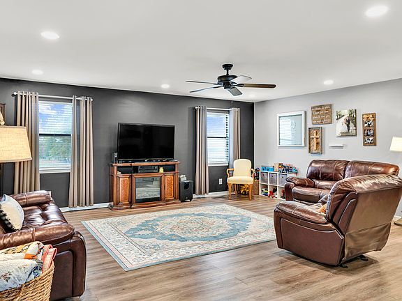 4th image of 2579 Brownwood Dr SE