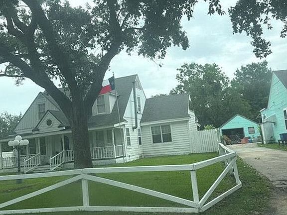 2nd image of 2920 Rosedale Dr