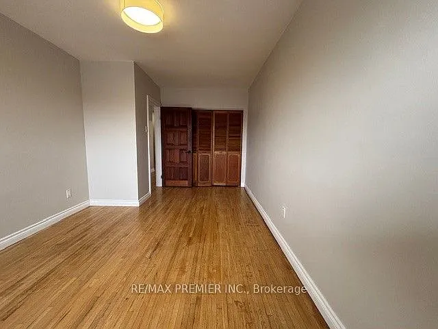 199 Gracedale Blvd #MAIN FLOOR — Photo 9