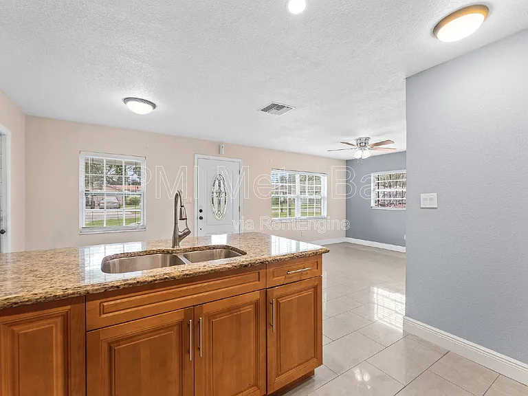 4312 W Nassau St — Photo 24