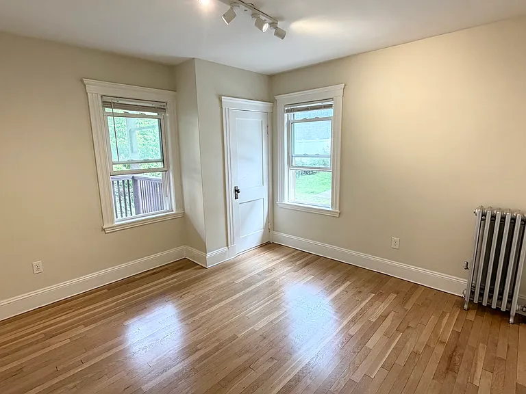 29 Beecher St #2 — Photo 11