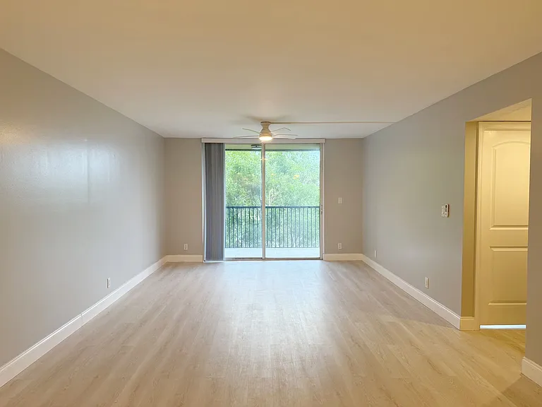 3300 W Rolling Hills Cir #410 — Photo 8