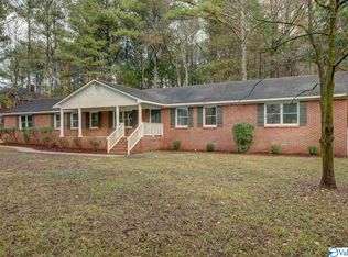 911 Jeff Rd NW, Huntsville, AL 35806