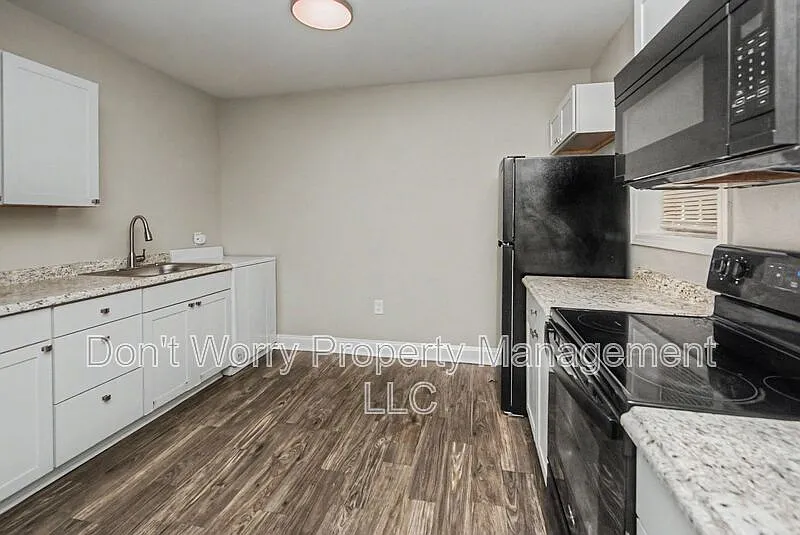2 bed, 1.0 bath, 765 sqft, $995 — Photo 1