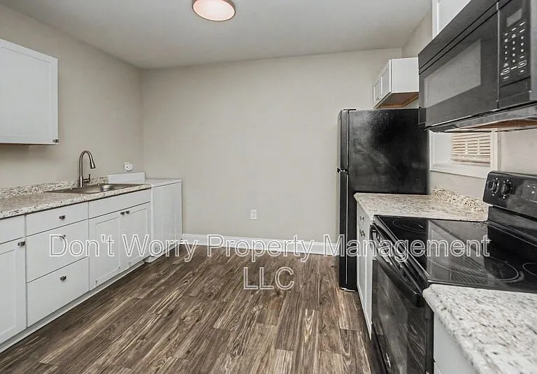 615 Dumaine St — Photo 3
