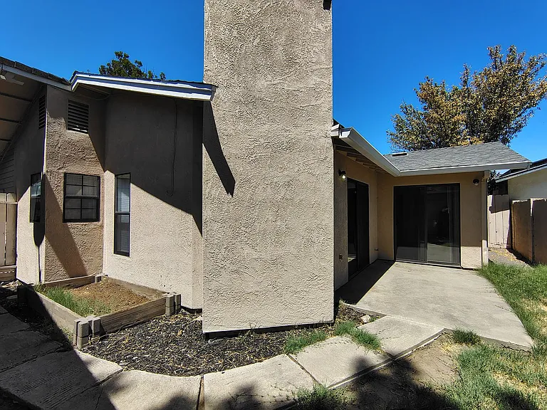 932 Inez Dr — Photo 13
