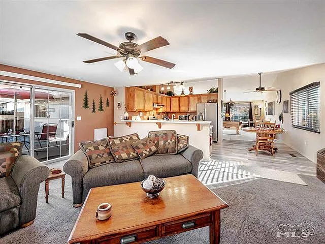3 bed, 1760 sqft, $2,400 — Photo 3