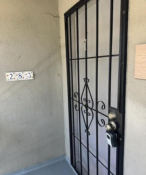 283 Redondo Ave #7 — Photo 10