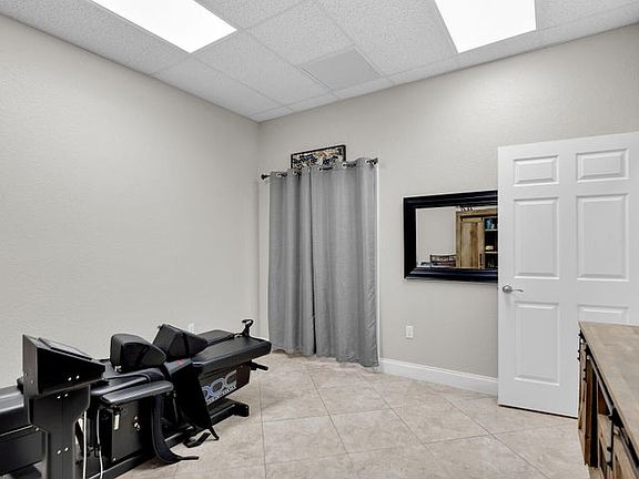 3rd image of 5800 Overseas Hwy Suite 33