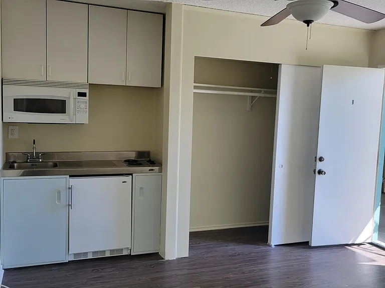 2100 Hermosa Ave #B — Photo 6