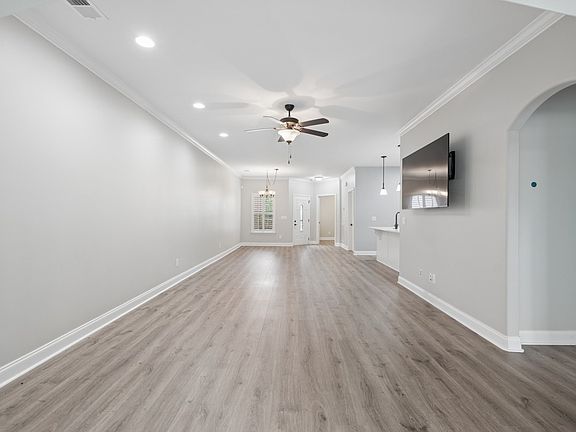 5th image of 116 Bellingdon Dr