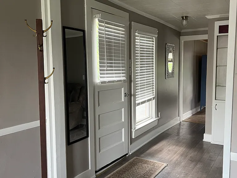 1117 Elm St — Photo 4